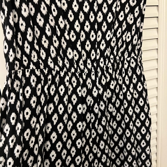 patterned jumpsuit 〰️ - Picture 3 of 3